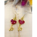 Boucles d'oreilles résine - Clés coeurs rouges