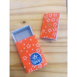 Boite à voeux Daruma - Orange - Fleurs cerisier