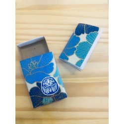 Boite à voeux Daruma - Feuilles bleues et jaunes