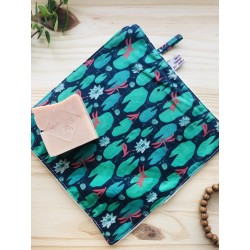 Serviette visage lavable et réutilisable  - Nenuphars et Libellules rouges