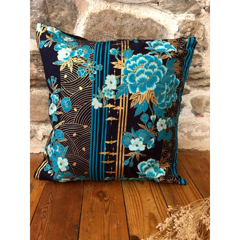 Coussin en tissu japonais -  Fleurs de cerisiers et pivoines - Bleu et or