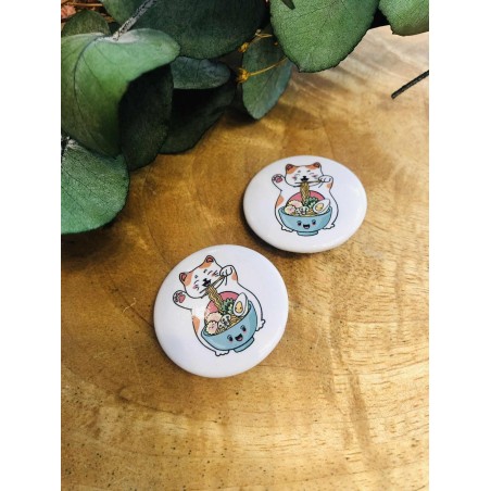 Badge kawaii Maneki Neko & ses ramens
