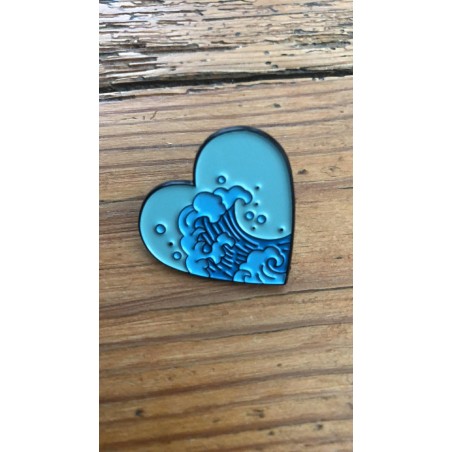 pins en métal émaillé